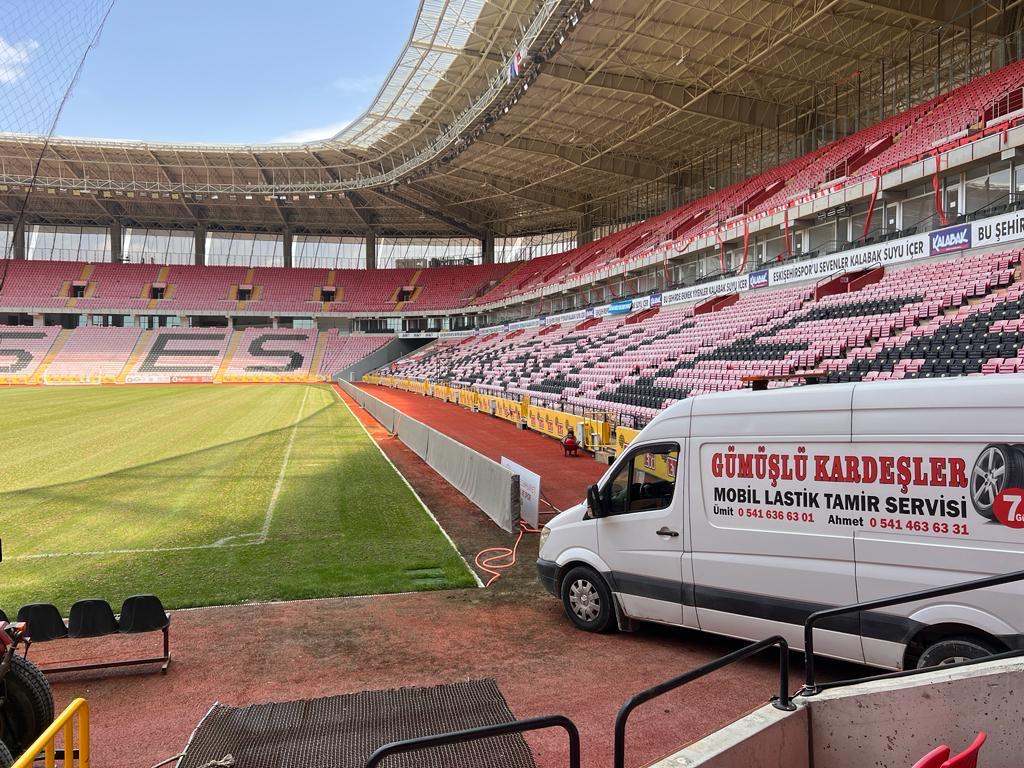Traktör Lastik Değişimi